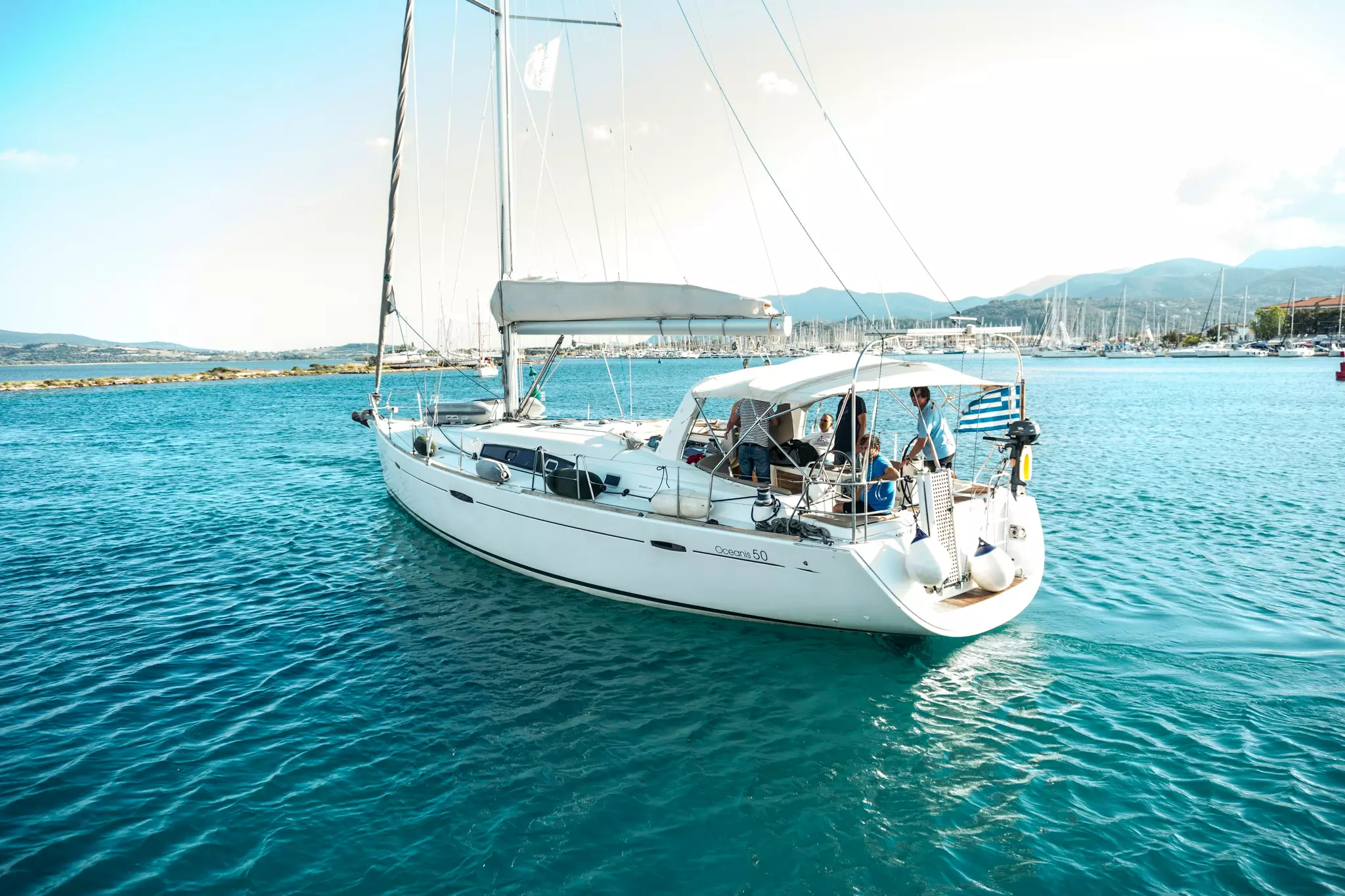 Hyr segelbåt i Naousa | getanyboat.com